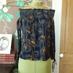 DEE ELLE Off the Shoulder Floral Top Size Small